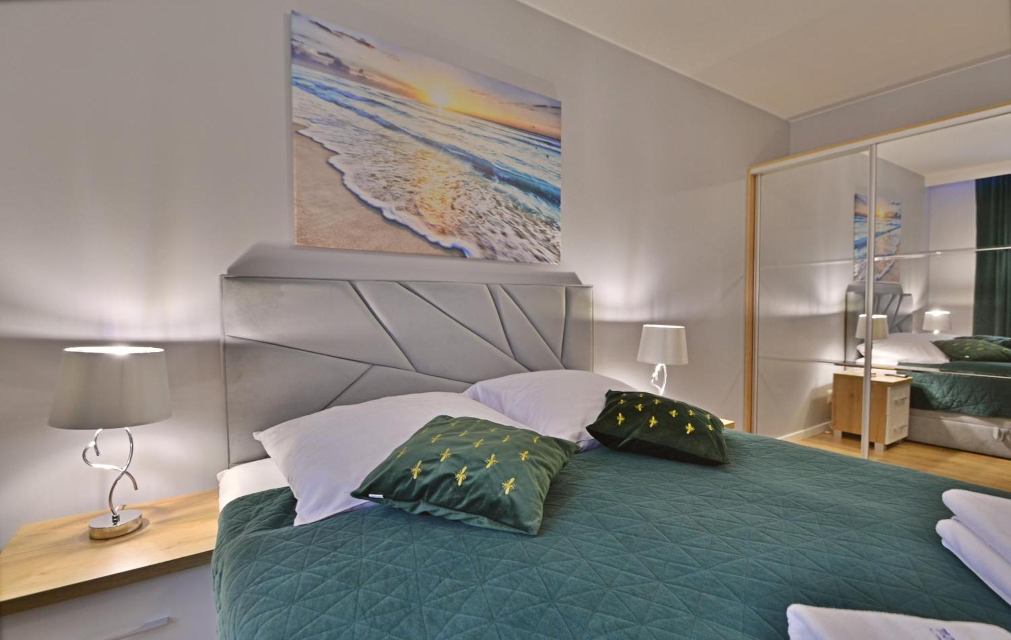 Sun Towers - Apartamenty Bryza - Apartamenty Z Parkingiem Свіноуйсьце Екстер'єр фото