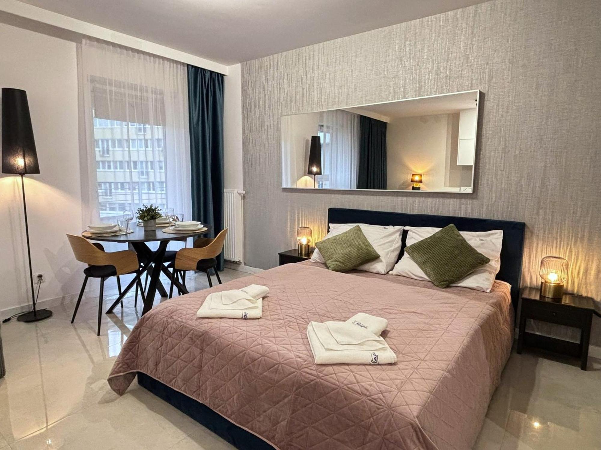 Sun Towers - Apartamenty Bryza - Apartamenty Z Parkingiem Свіноуйсьце Екстер'єр фото