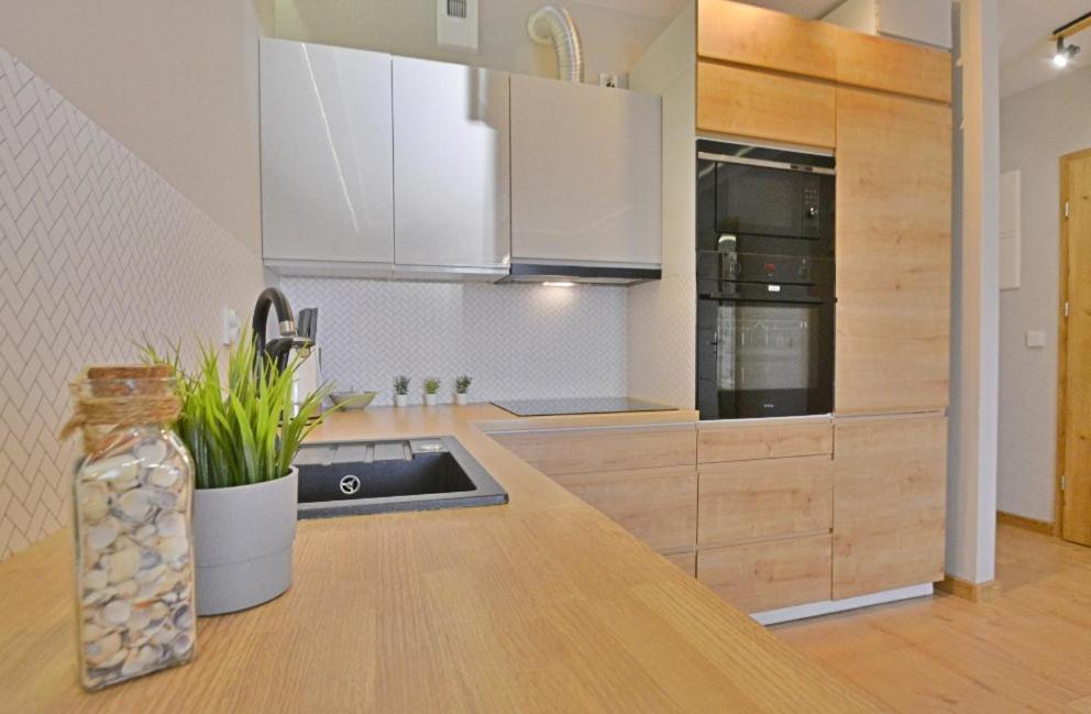 Sun Towers - Apartamenty Bryza - Apartamenty Z Parkingiem Свіноуйсьце Екстер'єр фото