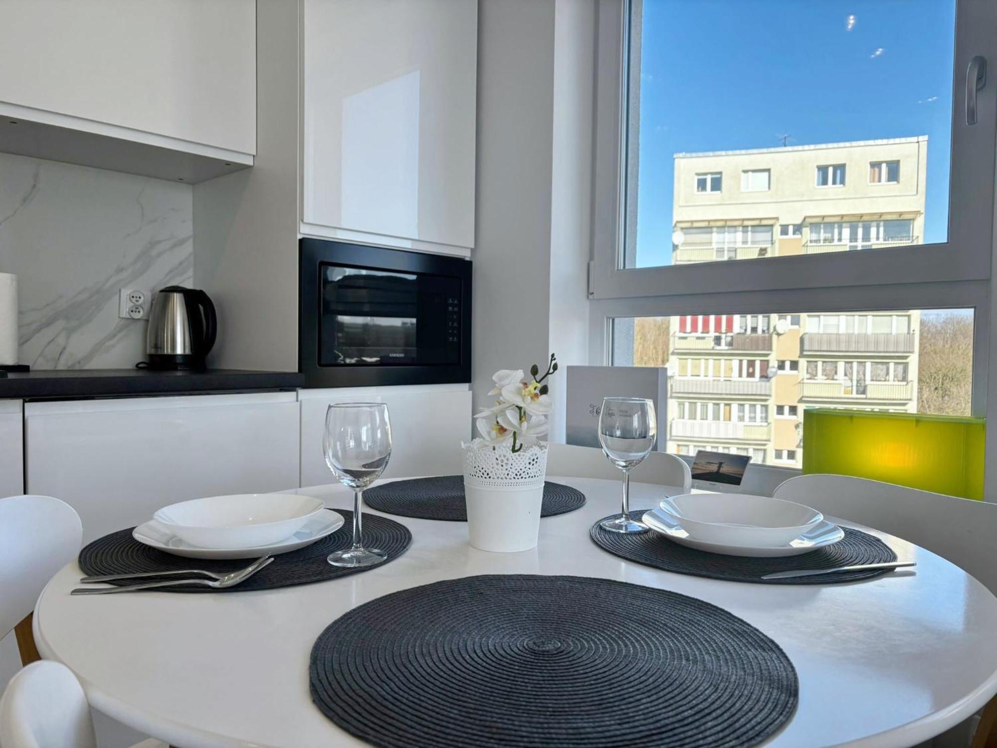 Sun Towers - Apartamenty Bryza - Apartamenty Z Parkingiem Свіноуйсьце Екстер'єр фото