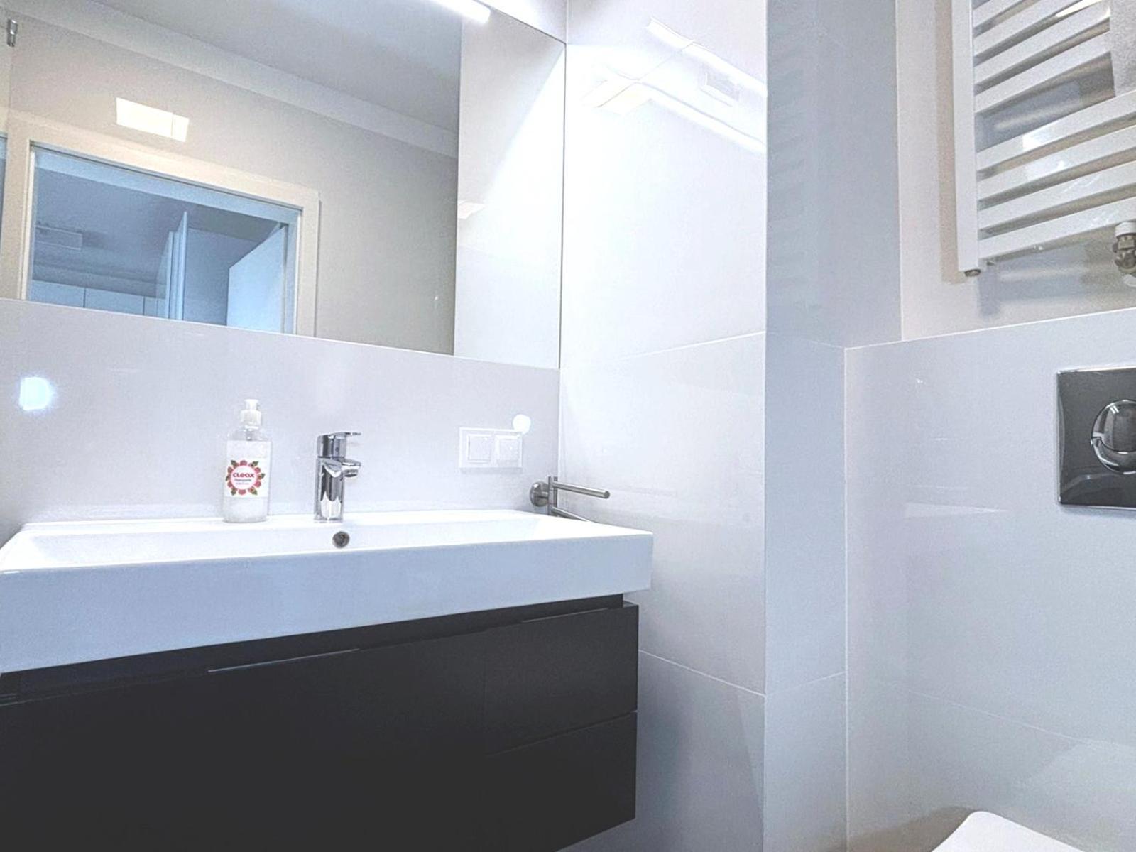 Sun Towers - Apartamenty Bryza - Apartamenty Z Parkingiem Свіноуйсьце Екстер'єр фото