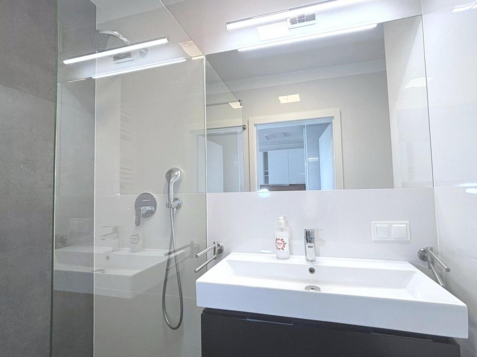 Sun Towers - Apartamenty Bryza - Apartamenty Z Parkingiem Свіноуйсьце Екстер'єр фото